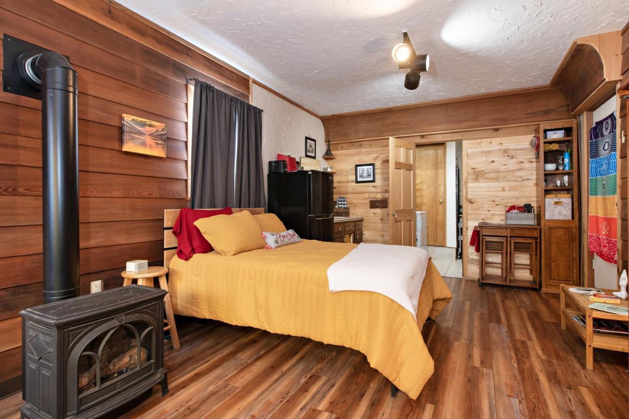 Wanderer Studio, An Off Grid Mountain Guest Studio With Fantastic Views Гленуд Спрингс Екстериор снимка